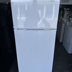 Whirlpool Refrigerator (1 Month Warranty)