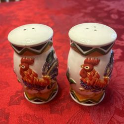 3D Rooster Salt And Pepper Shakers