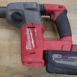 Milwaukee 2717-20 M18 FUEL 1-9/16" SDS Max Rotary Hammer + 9.0 ah Battery used. tested. in a good working order. 