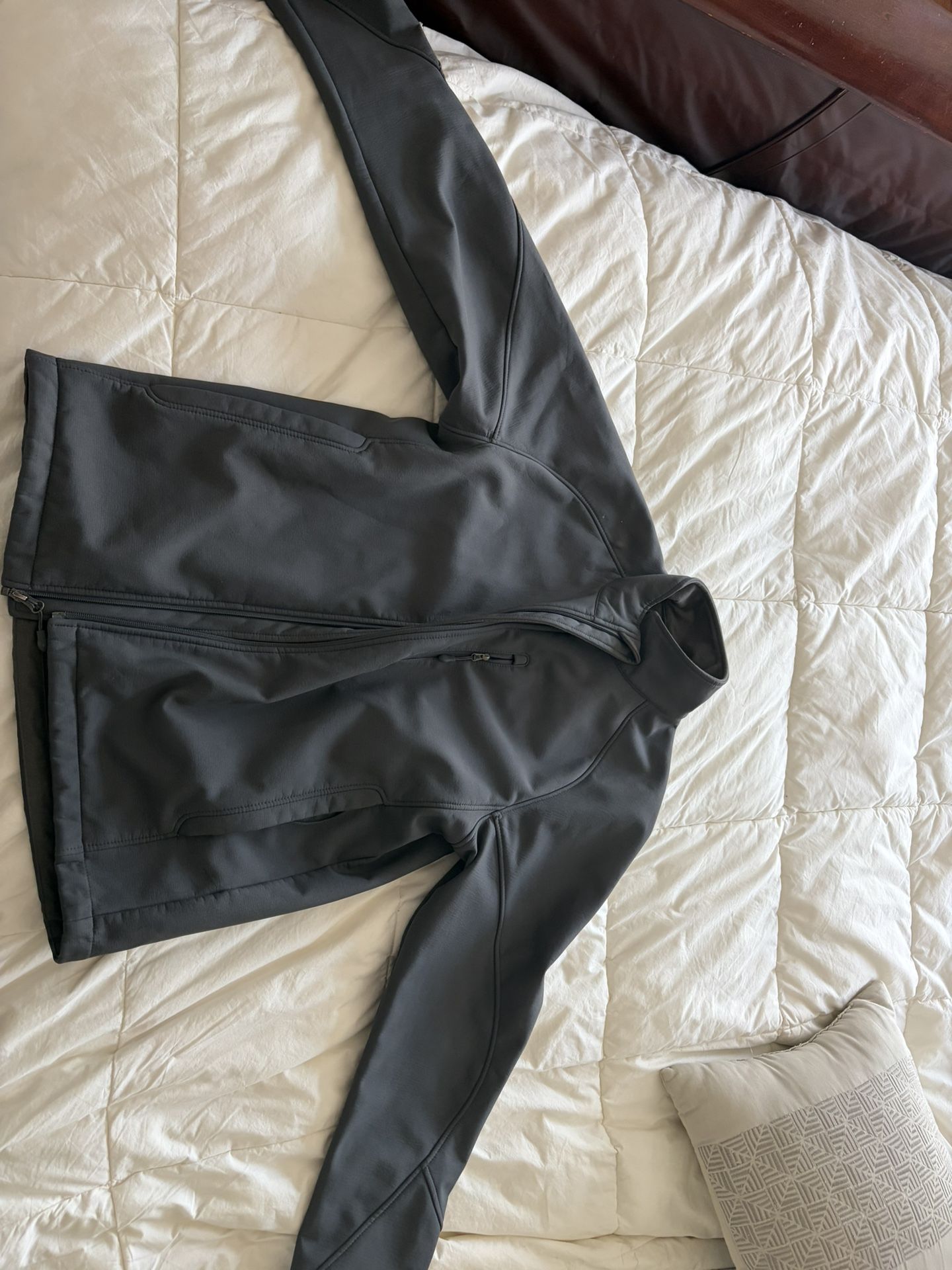 Men’s Medium Light Shell Coat