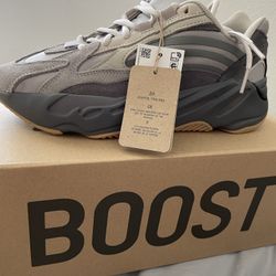 Yeezy Boost 700