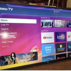 43" Roku Smart Tv 4k Great Condition Come With Free Swivel Mount.  Great Quality Pic No Scratch 
