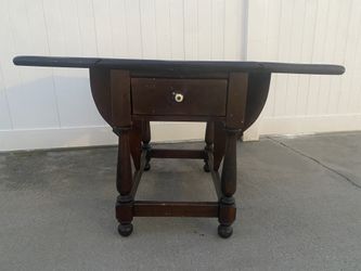Ethan Allen Wooden End Table, Extends with Side Leaves