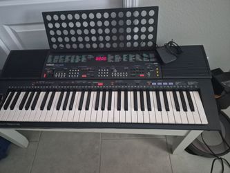 Yamaha PSR-500 Electronic Keyboard
