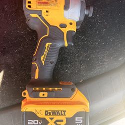 DCF809 1/4 impact driver