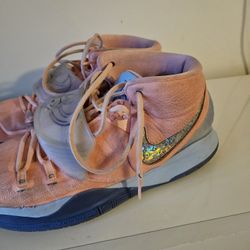 Kyrie "Khepri" Size 11.5