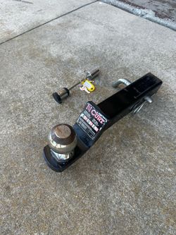Trailer hitch with lock