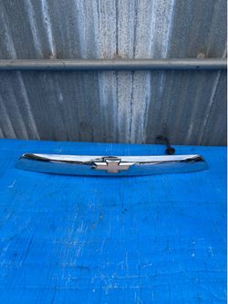2010 2011 2012 2013 2014 2015 Chevrolet Equinox Rear Trunk Tailgate Chrome Molding & Reverse Back Up Camera OEM (ORIGINAL)