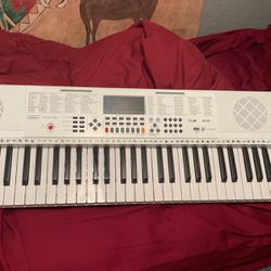61 Key Keyboard, All Cords, No Box, Great Condition.