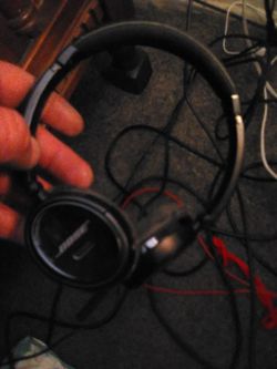  BOSE Over The Ear Headphones