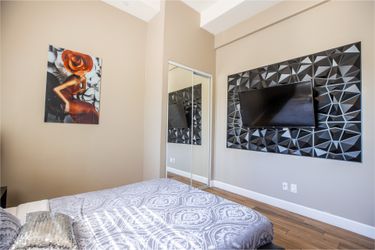 Glass Wall Art Rossy