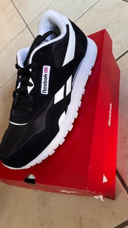 New reebok classic nylon size 5