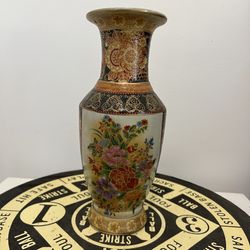 Vintage Japanese Royal Satsuma Moriage Vase 12" Gold Gilt Hand Painted