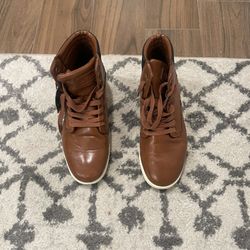 Levi built size 9 1/2
