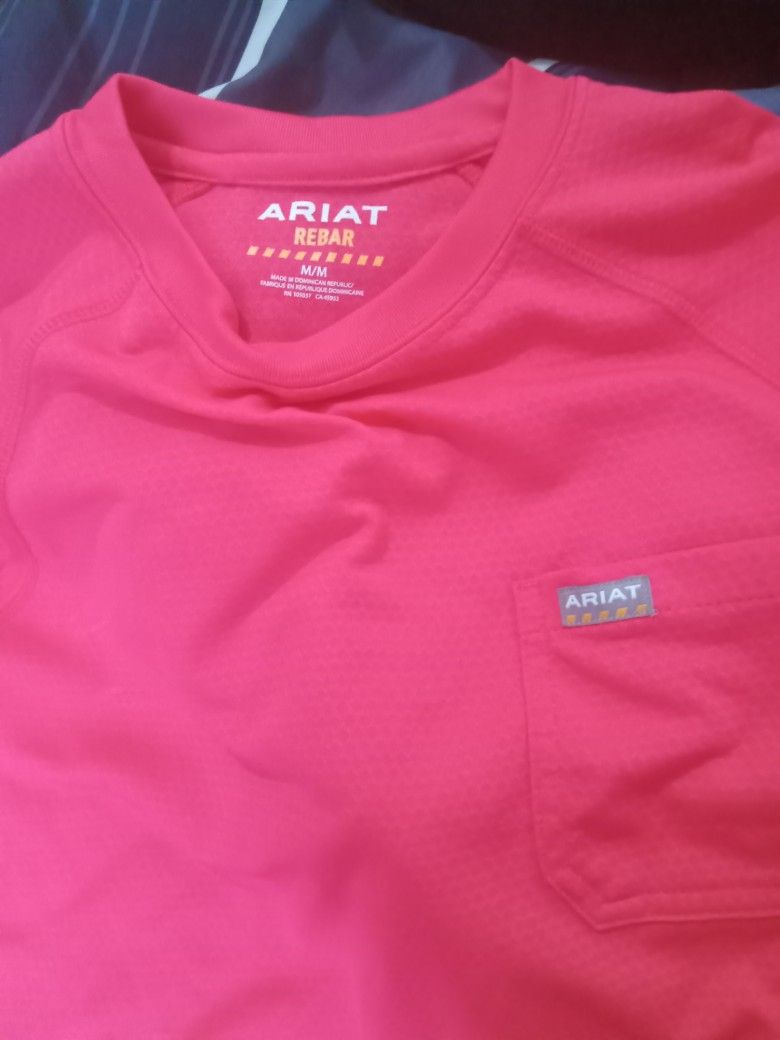 Ariat  Shirts Size Med