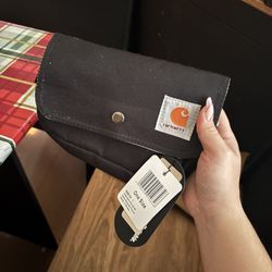 LOW PRICE MOVING- NWT CARHARTT PURSE 