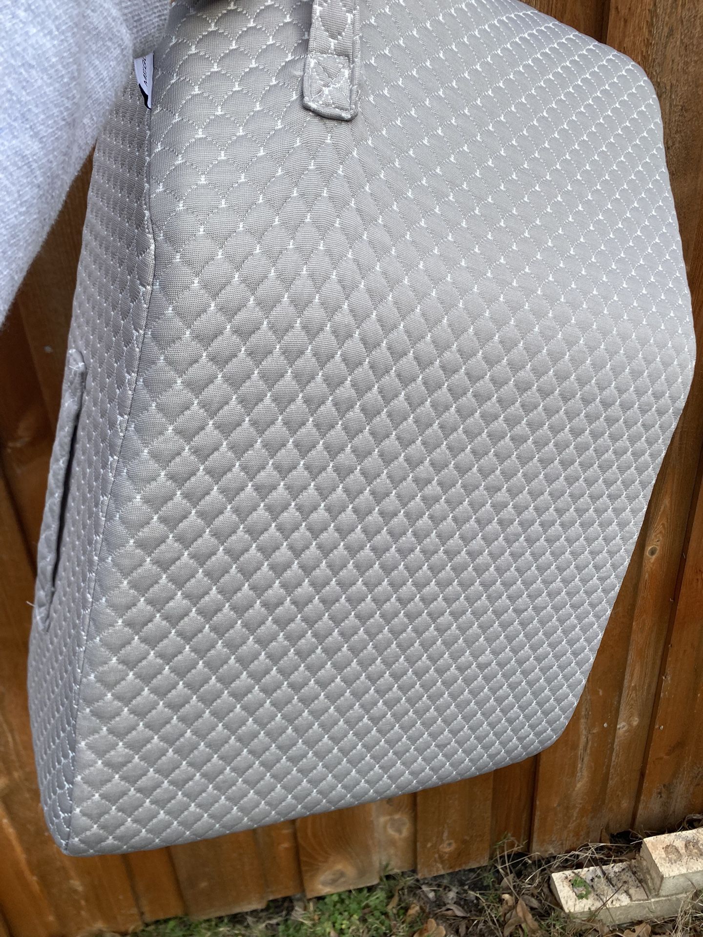 Leg/calf elevating pillow, clean, with removable cover, basically unused