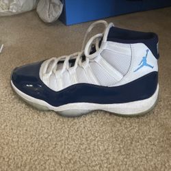 Jordan 11 UNC Win Like 82      Size 9 1/2