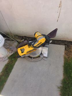 DeWalt Compound Miter Saw