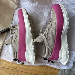 Women Glacier Trail Sneaker - Dyneema Our ultra-versatile, multi-season Glacier Trail Sneaker is reimagined in Dyneema for lightweight, tear-resistant