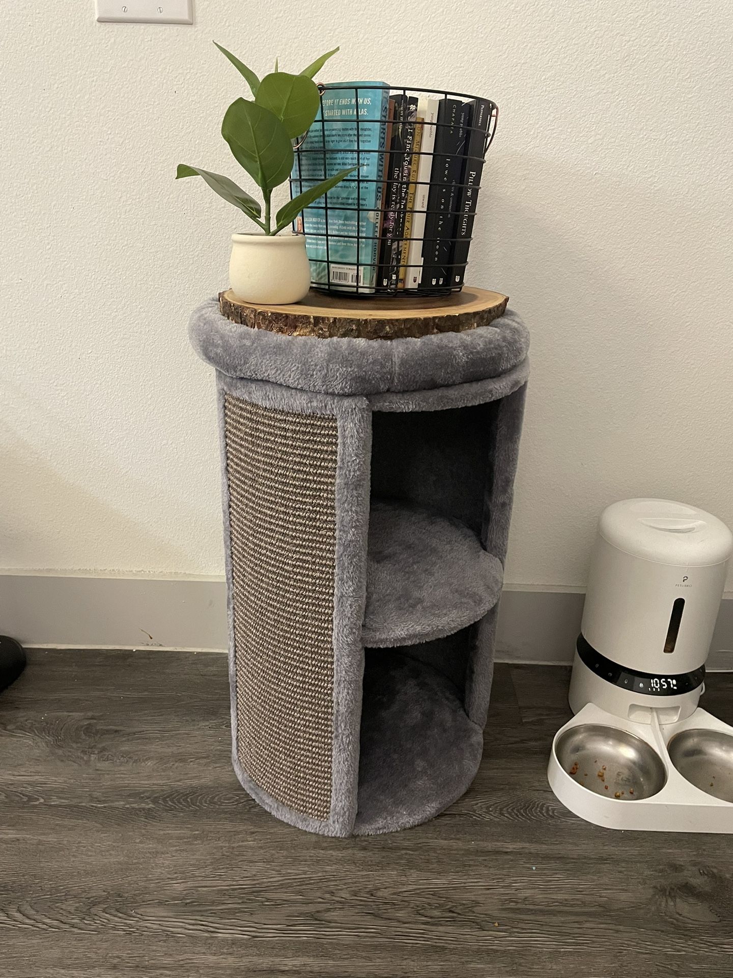 Cat Scratcher/Scratching Post