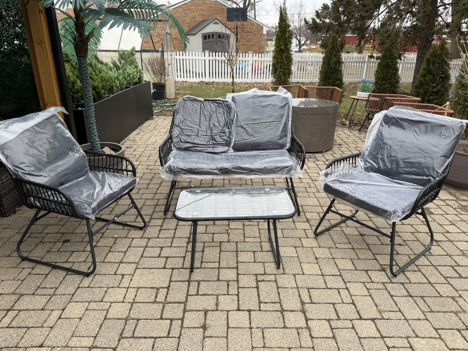 Patio Furniture NEW, Set Of 4!