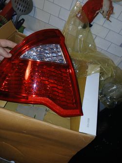 2010-2012 fusion/ fusion hybrid left taillight assembly