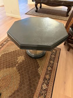Octagonal Pedestal Poker/Dinning Table