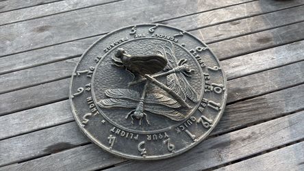 Dragonfly sundial