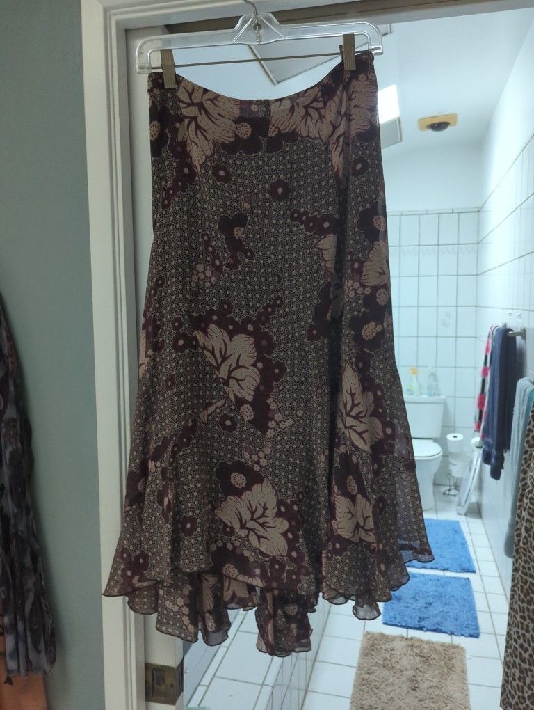 Anne Klein Calf Length Flowy Skirt Size 6