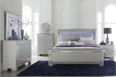 4pieces bedroom set( Queen bed, Dresser, Mirror, and one night stand)