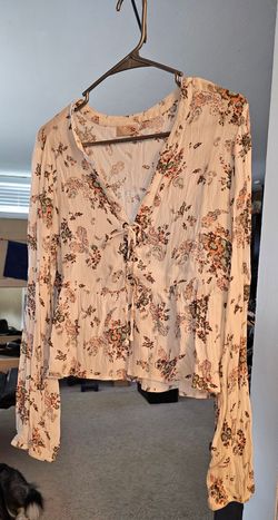 Women's/Girl's Feminine Summer Shirts Bundle - Everything Pictured For $20 Total
