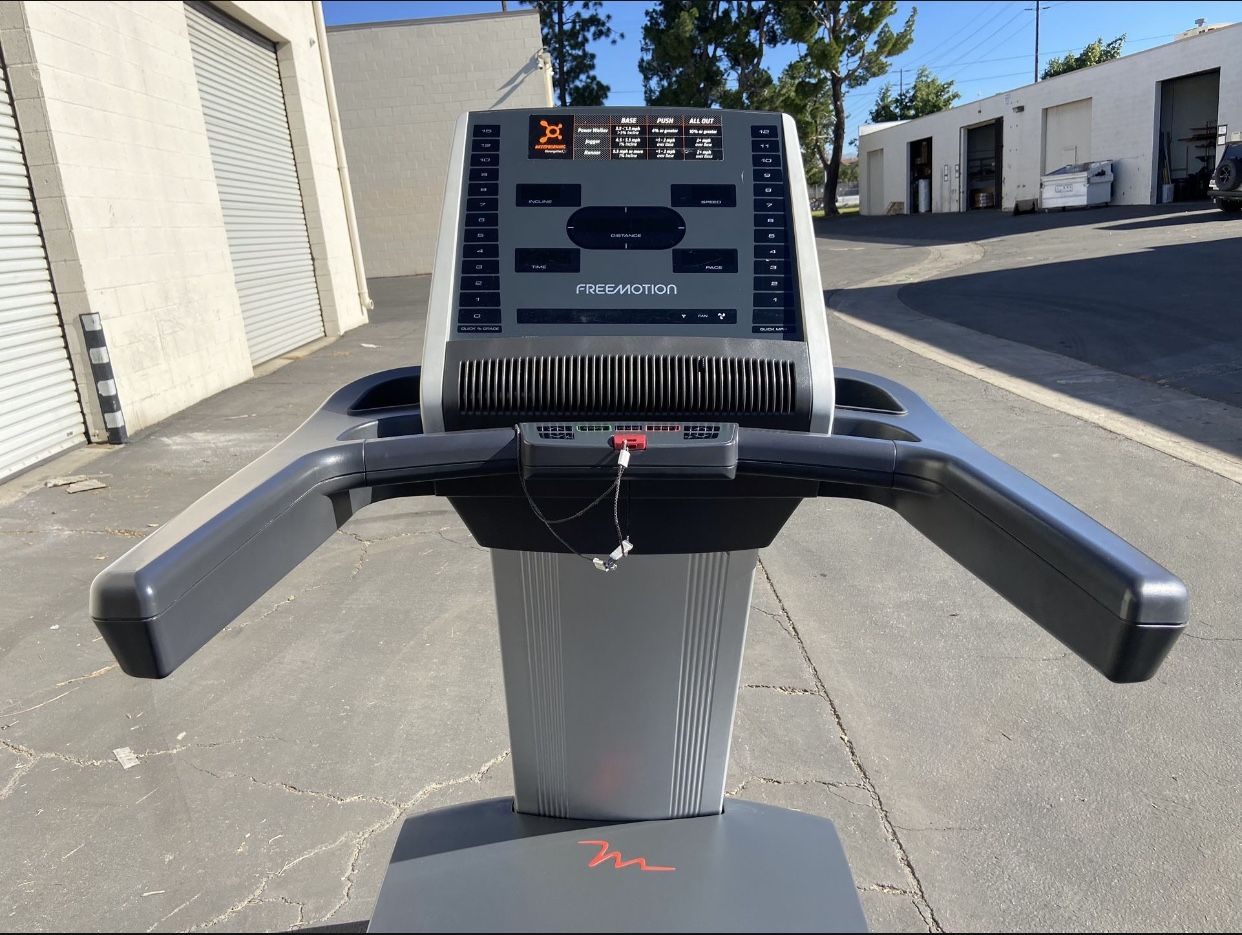 FreeMotion 10.7 Reflex Treadmill for Sale in San Diego, CA OfferUp