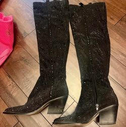 Women’s boots size 8.5.  Jessica Simpson brand.  $3
