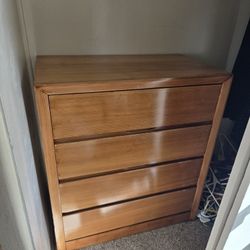 Simple Clean 4 Drawer Dresser