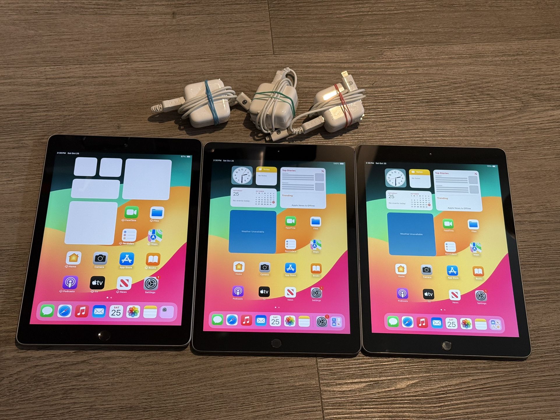 iPad 6th gen, 128GB, 9.7” Retina display , Like New Condition For $100 Each