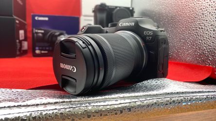 Canon R7 with 18-150mm lens