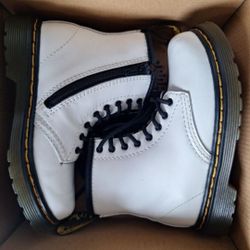 Dr. Martens Kids Size 9