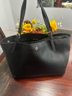 Tory Burch York Buckle Tote Black Saffiano Leather Gold Hardware – Pre-Owned