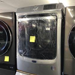 New Scratch And Dent Maytag Front Load Washer And Dryer Set. 1 Year Warranty 