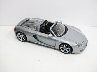 Maisto Porsche Carrera GT 1/18 Scale Silver Diecast Model Car