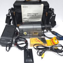 Sony Handycam CCD-TRV21 Video8 Video Camera 8mm Camcorder + Tape, Case