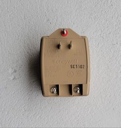 Honeywell Plug-in Class2 Transformer Model #1321, 16.5VAC New 
