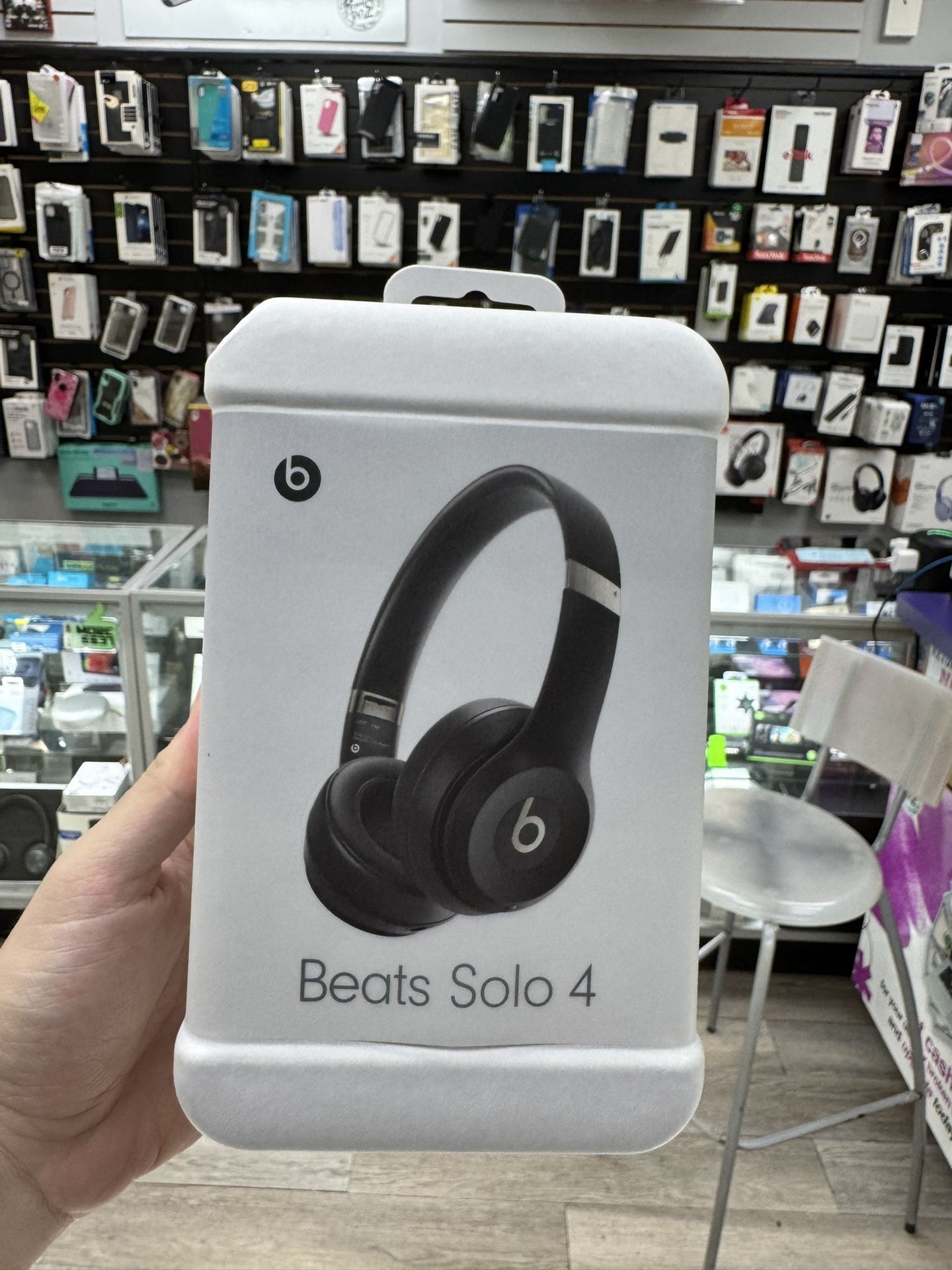 Beats Solo 4 NEW