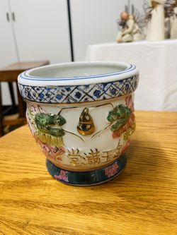 Vintage Chinese Pot  Two Dragons And A Pearl