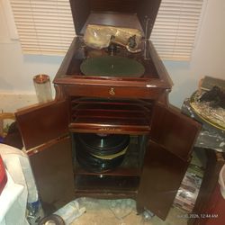 VICTOR TALKING MACHINE