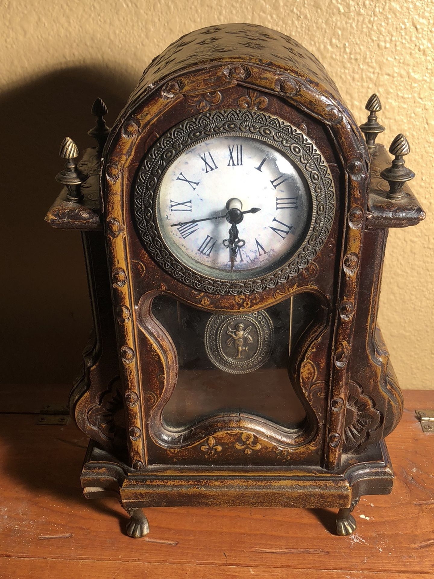 Decorative Mantle Clock