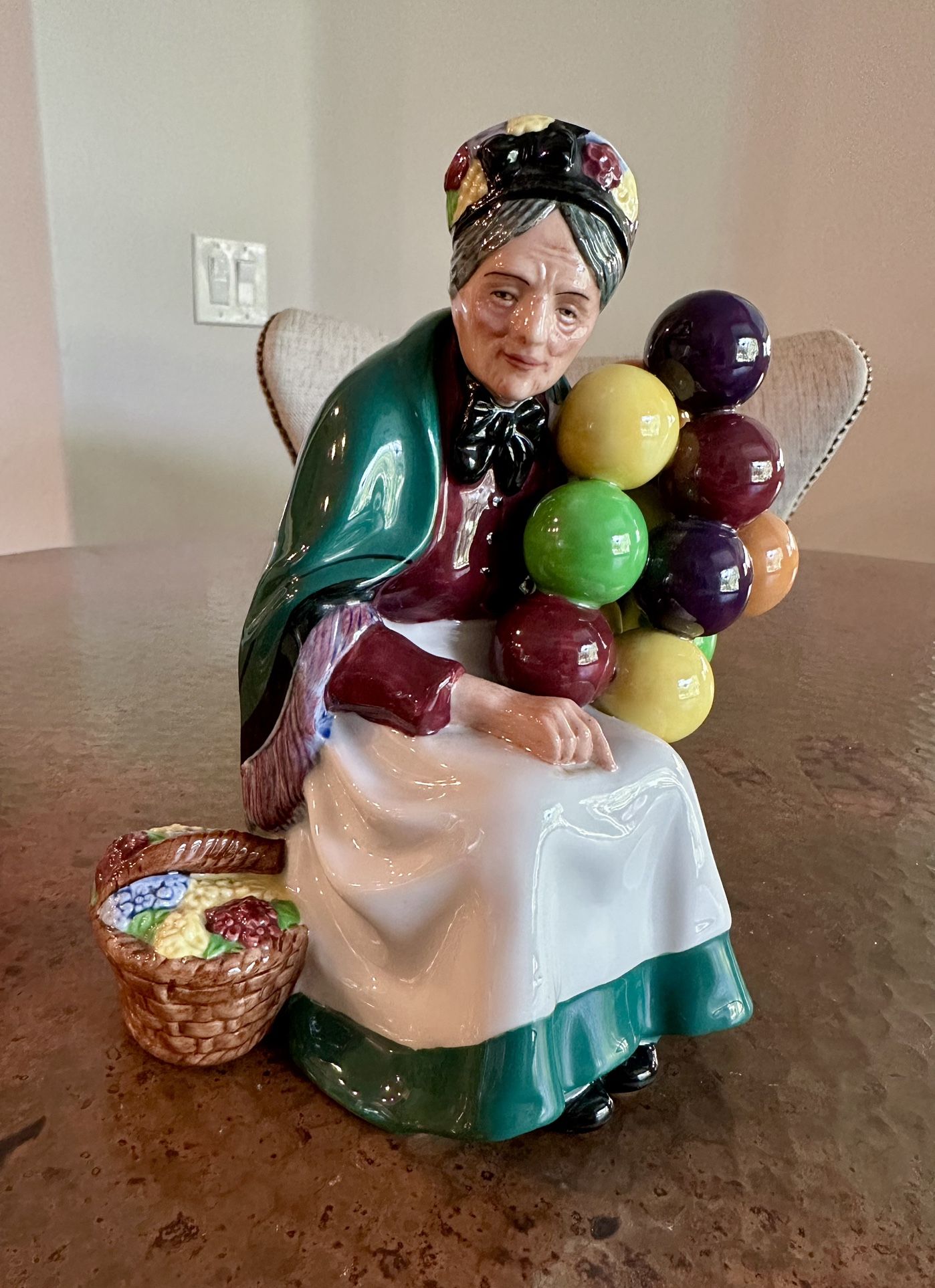 “Royal Doulton” THE OLD BALLOON SELLER
