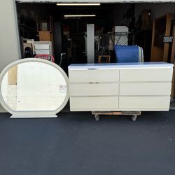 Vintage Lea Furniture Mid Century Modern Gloss Cream/White Mirror Trim 6 Drawer Dresser