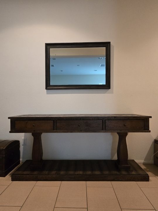 Entry Table And Mirror
